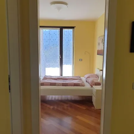 Domus Rose Pensión *